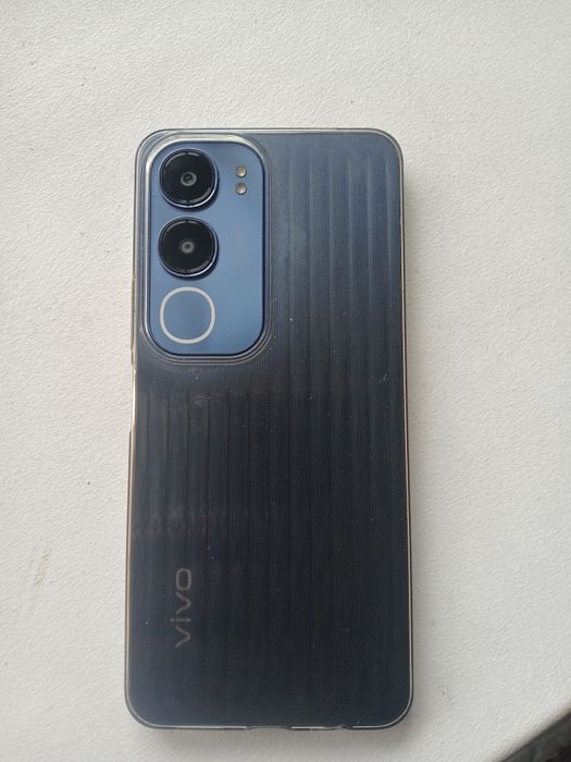 Vivo Y19s Pro  есть коробка зарядник