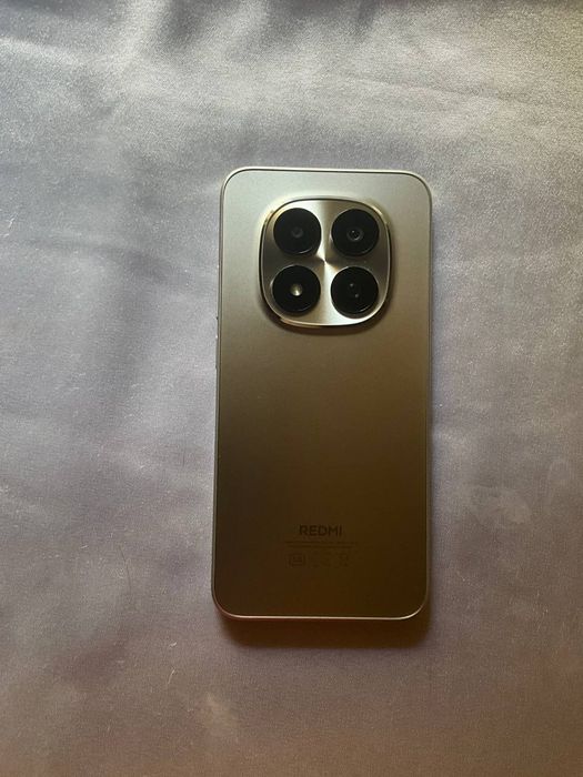 Redmi Note 15pro 5G 8+8/256gb Titanium xolati yengide tiniq