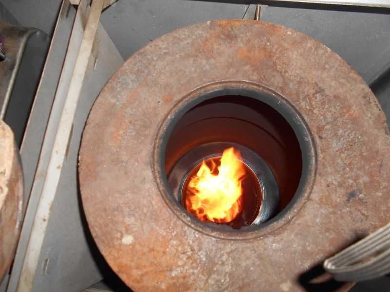 Продается отопительная печь на жидком топливе АПСНА, фабричный ссср