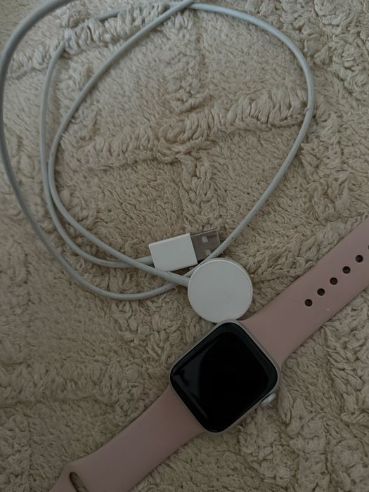 Продам Apple watch 6