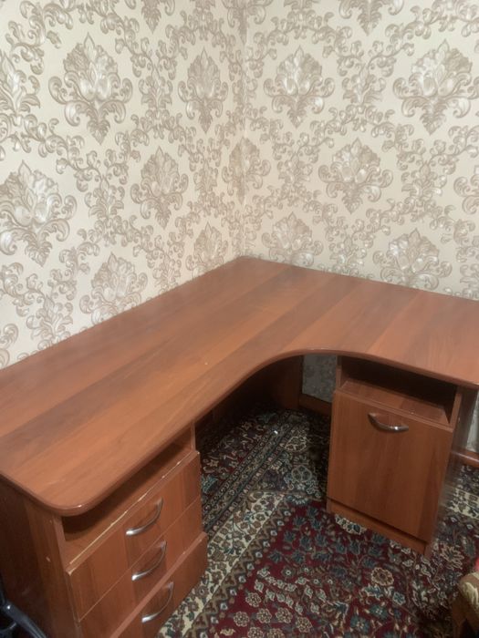 Парта тумбочка си билан