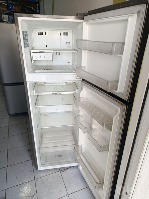 Продается холодильник Лж в рабочем состоянии