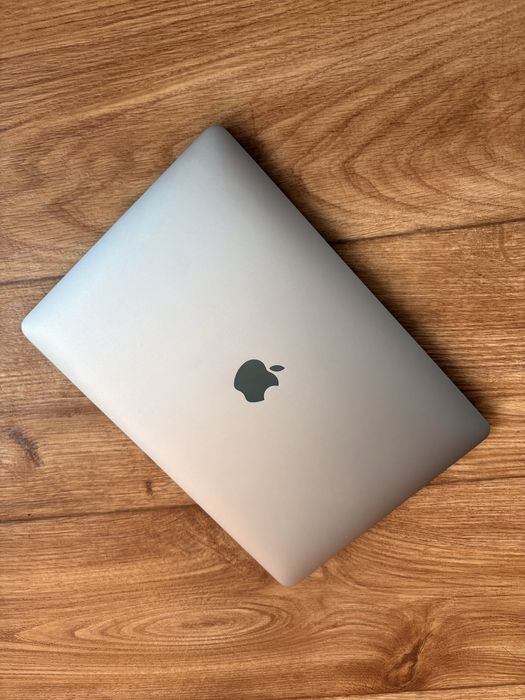 Продаётся Macbook M1