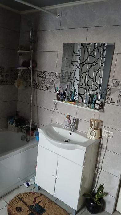 0753549640  Vând casa zona Zaharesti(centru) 15km de Suceava, 15-20 min de suceava