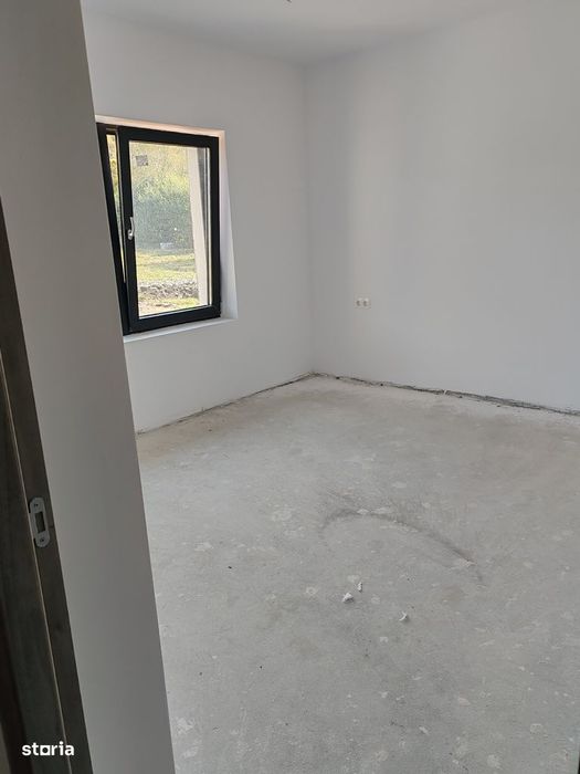 Imobil cu 4 camere, 2 bai, garaj, boxa, situat intr-un cadru frumos — fotografia 3