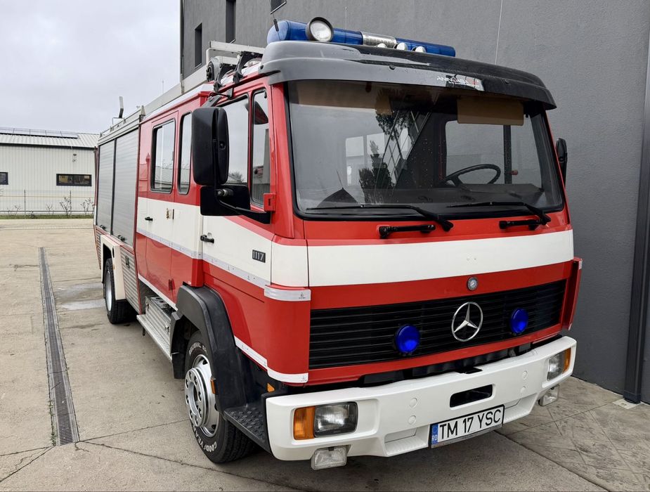 Masina de pompieri Mercedes Benz, inmatriculata si echipata, 2000 L