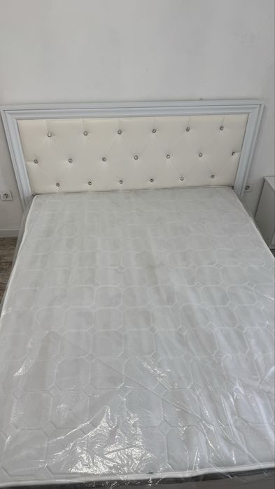 Продам спальный гарнитур бу