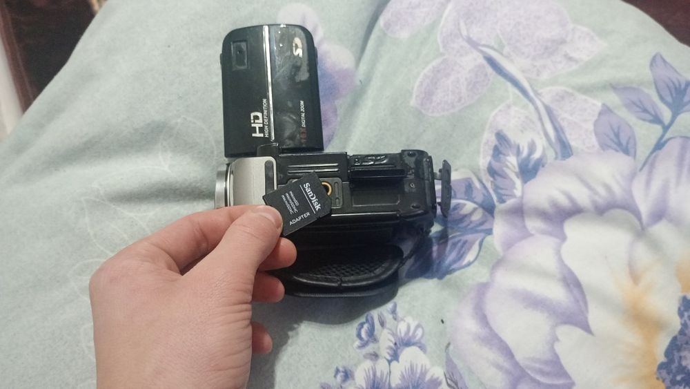 ВИДЕОКАМЕРА б/у . Продам