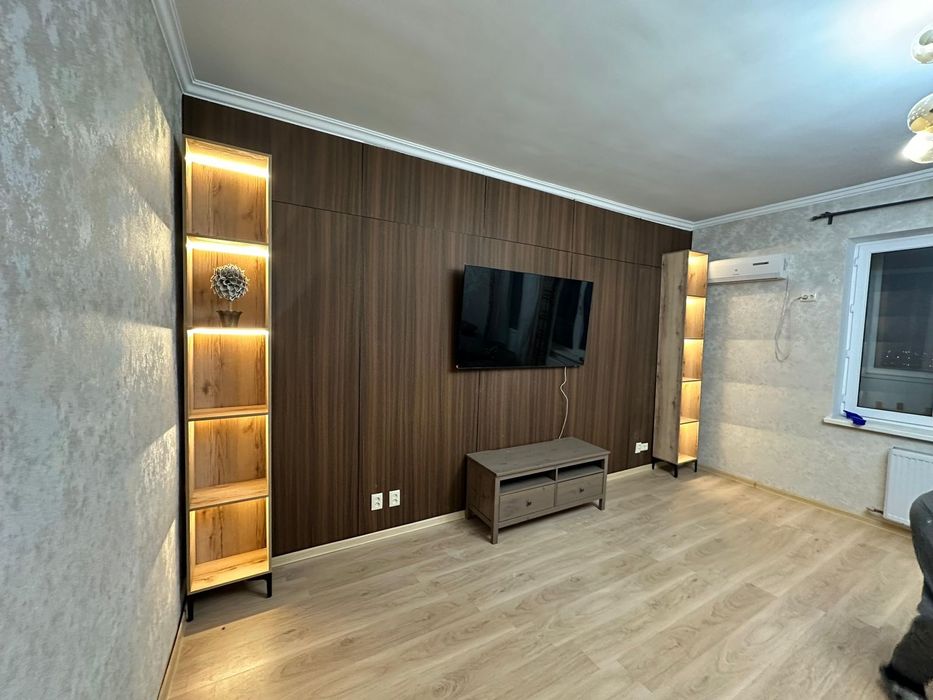 Кухонный гарнитур и шкафы