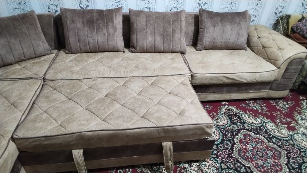 Продается диван в хорошем состоянии