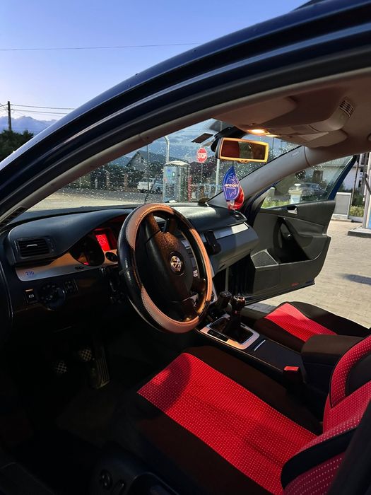 Vinde Volzwaghen Passat 2.0, 140cp, 5 uși stare foarte bună