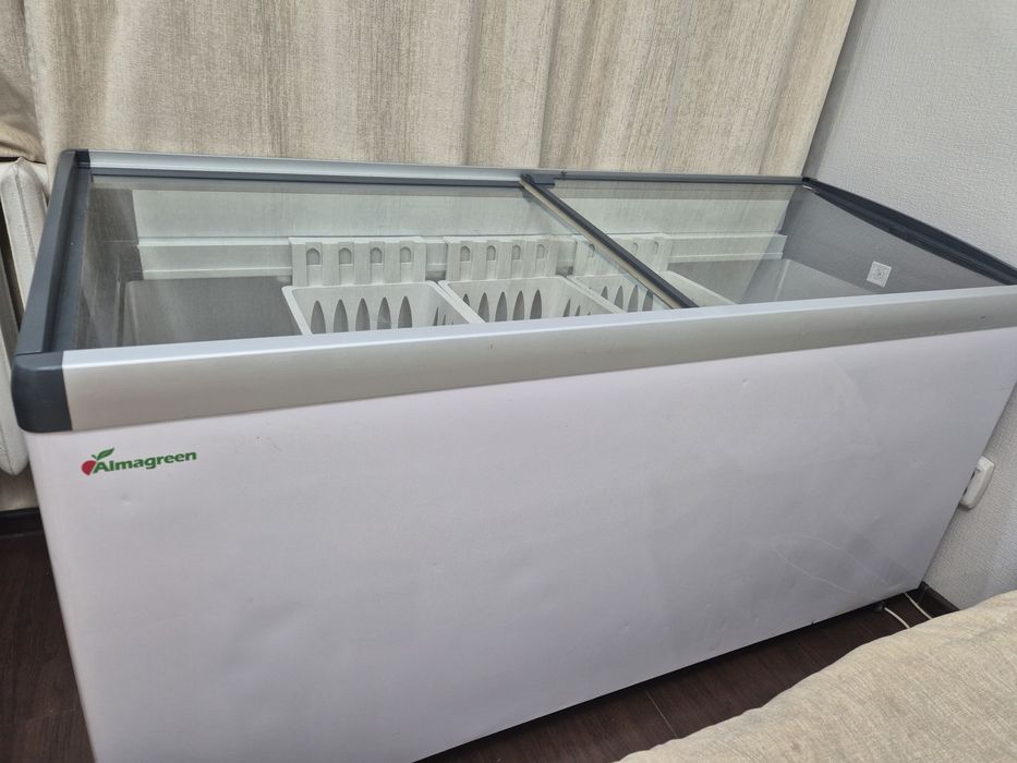 Морозильник для магазина