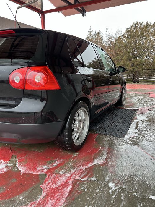 Golf 5 2.0 tdi ,140 cai