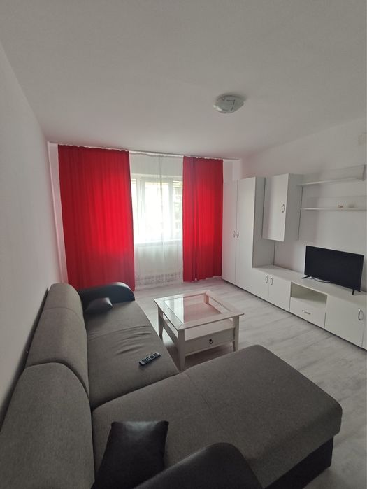 Inchiriez apartament 2 camere decomandat strada Nicolae Titulescu