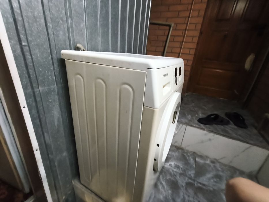 Продам стиральную машинку