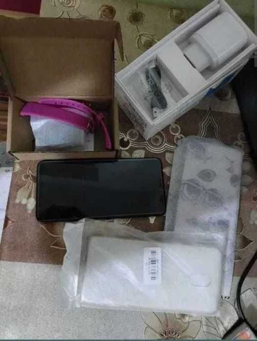 Android One Plus 6 cu accesorii) Smartwatch