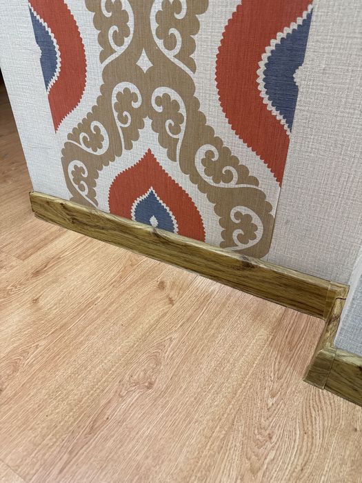 Ламинат с плинтусами