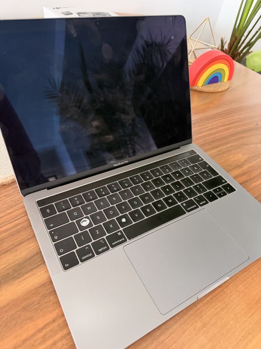 MacBook Pro 13” 2019 | i5 | 8GB RAM | 128GB SSD | Stare buna