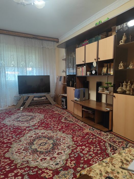 Apartament 3 camere decomandat de vanzare