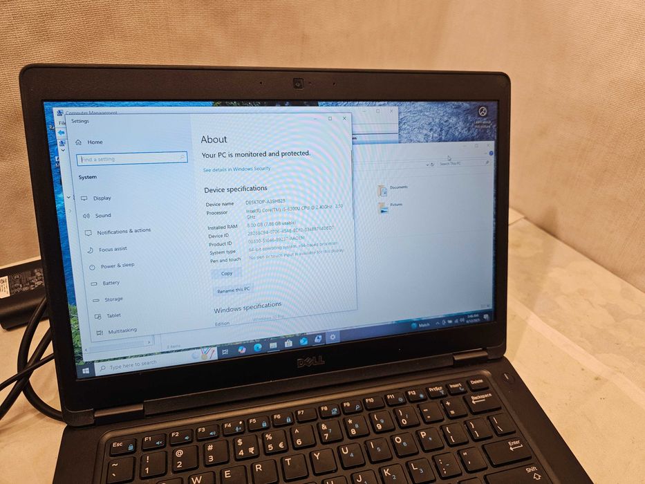 Laptop Dell Latitude 5480 "13 inch I5-6300u 8gb ddr SSD 8ore baterie