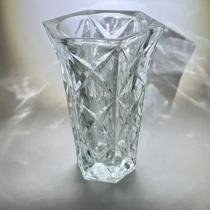 Антикварные хрустальные рюмки-стопки ваза.