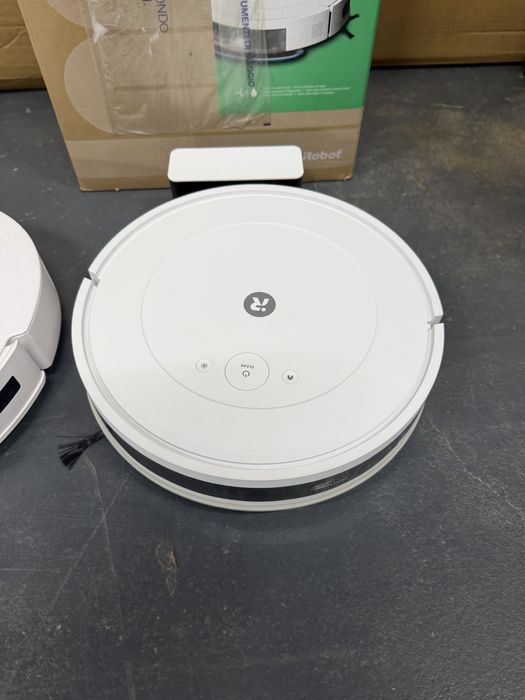 Lot 3 aspiratoare robot - Defecte / Ecovacs , Dreame / Irobot / Rowent