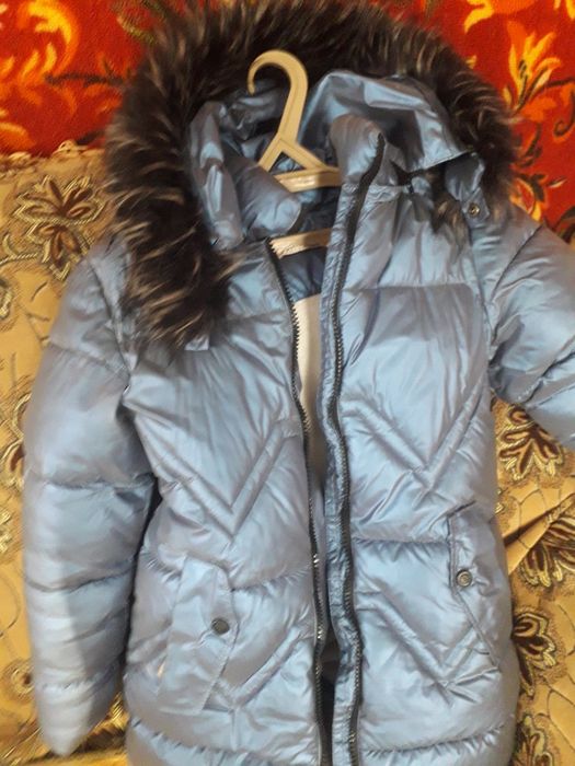 Продам зимний плащь на девочку.