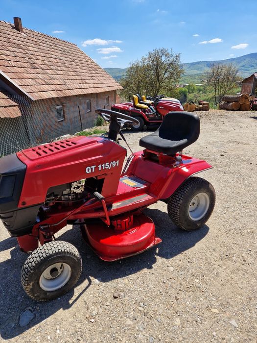 Tractoras de tuns iarba