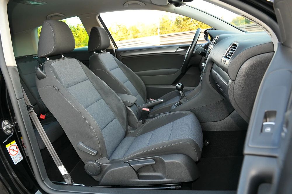 Volkswagen Golf 2012 benzină, 4.690 € — imagine 4