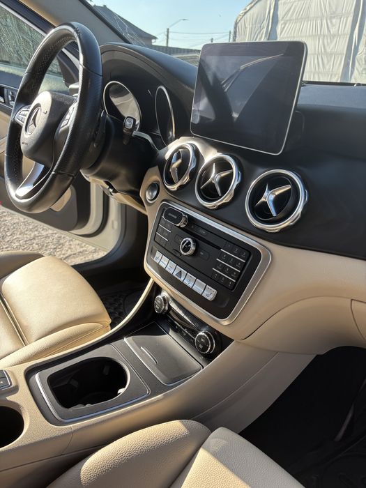 MERCEDES GLA 250 la doar 85.000km , pret 20.000€
