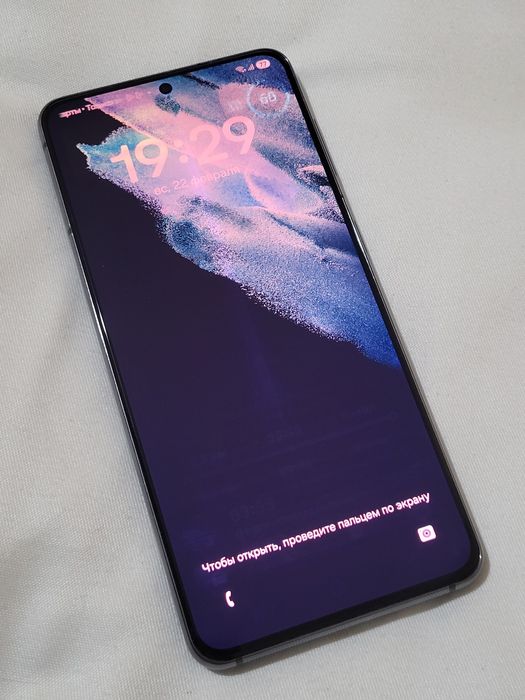 Samsung s21.   128/8gb