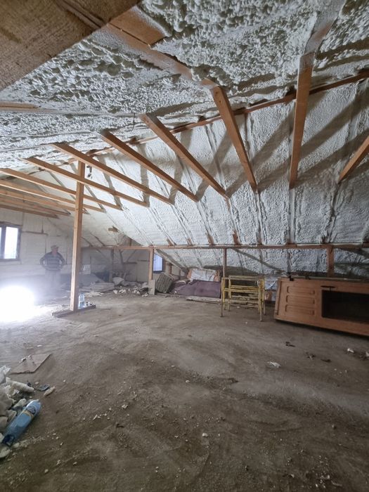 Izolatii Spuma Termoizolatie cu Spuma Poliuretanică