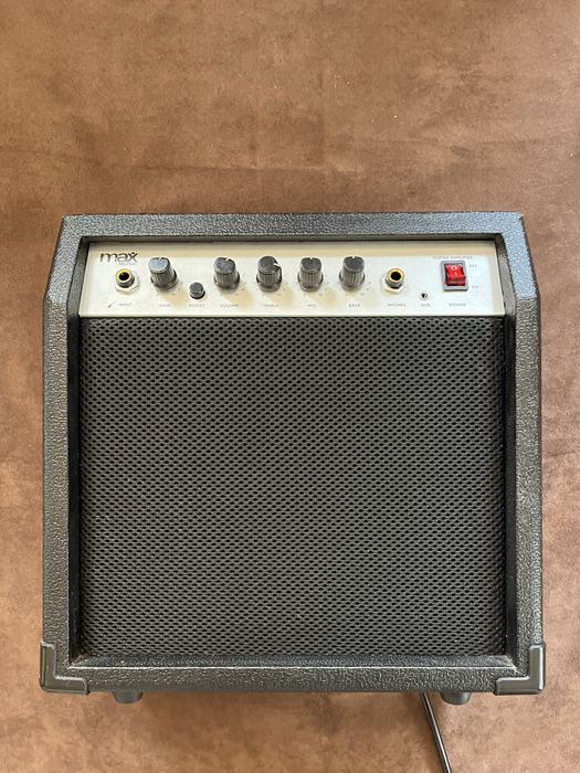 Set chitara electrica cu amplificator 40W si geanta de transport,sunburn, MAX GigKit