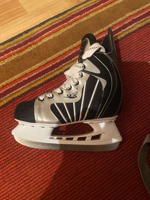коньки хоккейные