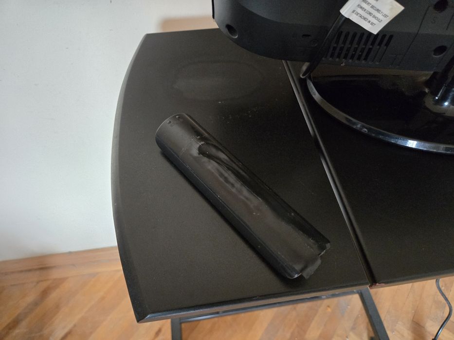 Televizor LCD Samsung 48 cm (19 inch) LE19B450 + Telecomandă, perfect funcțional