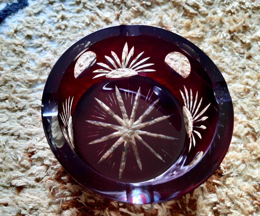 Decoratiuni - scrumiera rubin