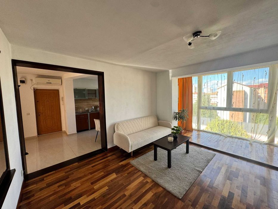 De închiriat - Apartament 3 camere - Str Nicolae Iorga