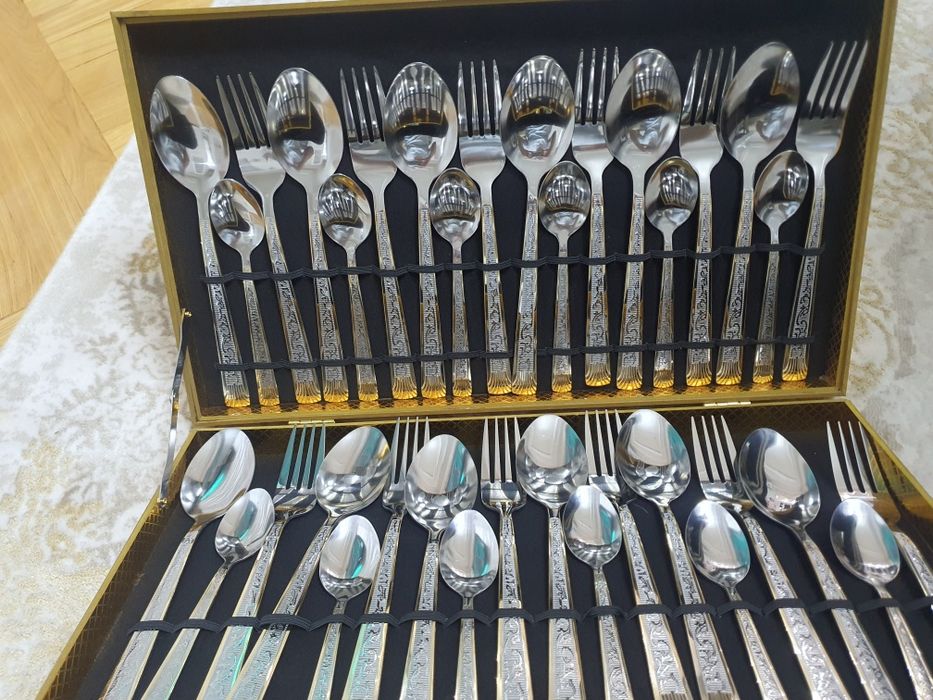 Срочно продаётся набор столовый набор.