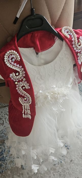 Продам платье на тусау кесер