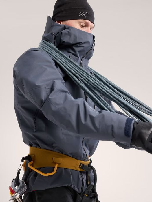 Arcteryx Alpha SV мъжко, размер Л + 2024 произведено