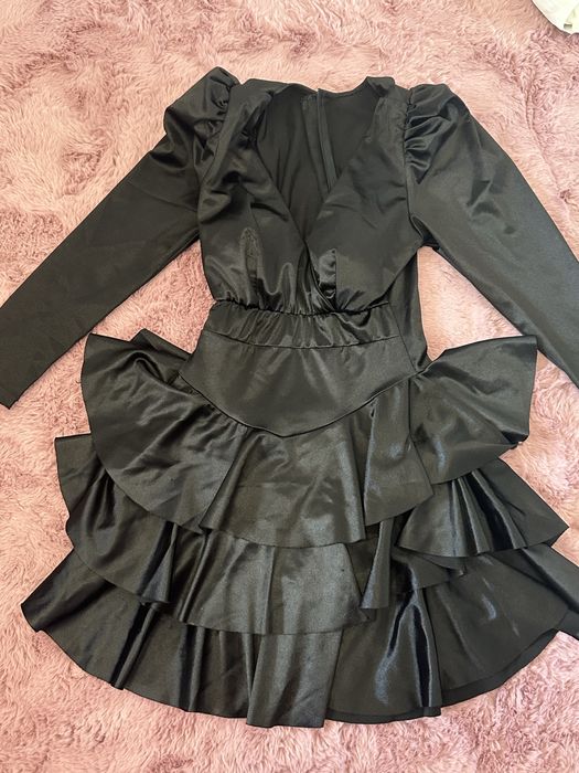 Rochie de ocazii neagra cu volanase