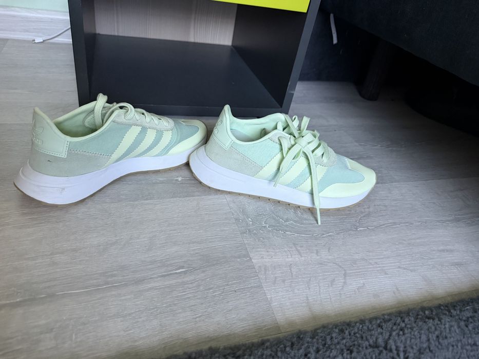 Обувки ADIDAS в добро състояние!