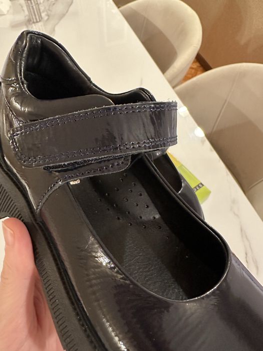 Туфли для школы новые