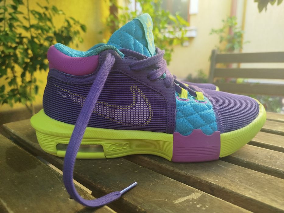 Nike basketball Witness LeBron James VIII măsură 38.5