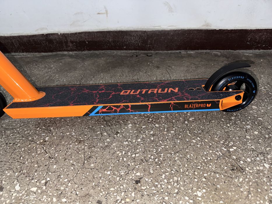 Trotineta freestyle scheme Blazer Pro Outrun 2 FX Scooter Orange Lava