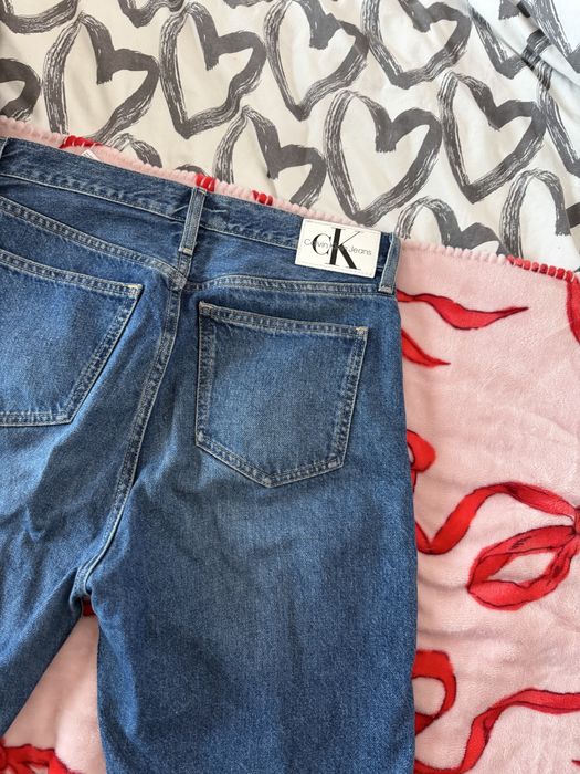 Продаю джинсы Calvin Klein