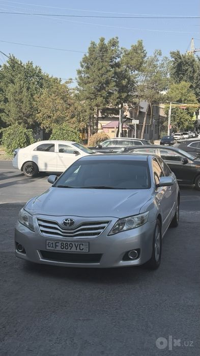 Toyota Camry 40 sotiladi