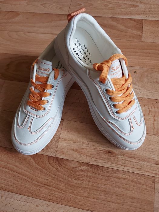 Новые кроссовки 35р