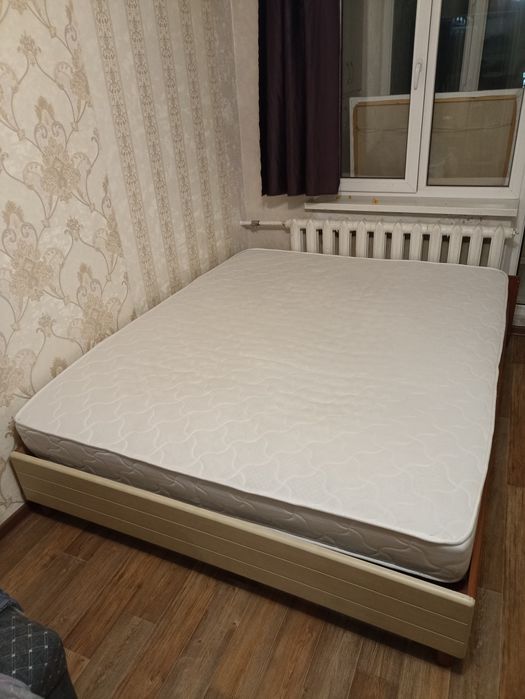 Продам кровать с матрасом