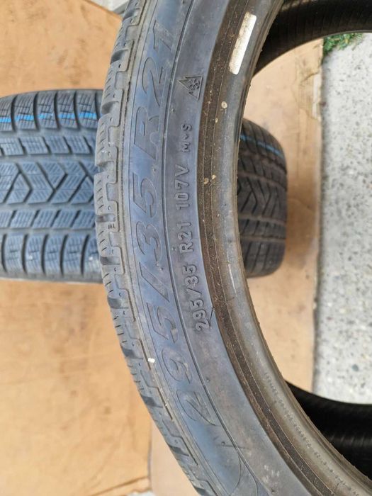 2 Pirelli R21 295/35 Зимни гуми  DOT2618
